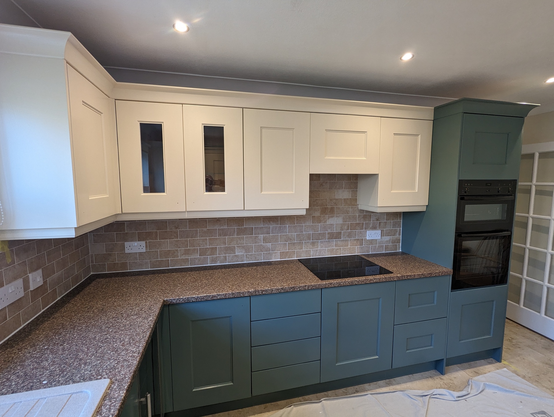 Painting kitchen units or furniture